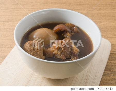 Five Spice Stew with Fragrant Egg, Tofu and Pork 32003818