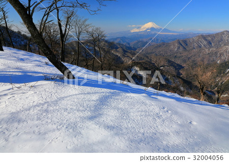 從Tanzawa·Tonodake山脊線看冬天的富士山 從Tanzawa·Tonodake山脊線看冬天的富士山 32004056