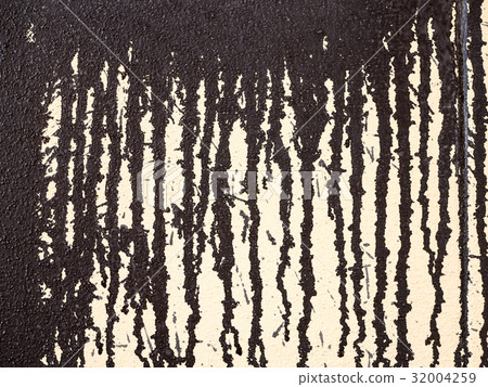 Dripping paint at an wall, texture. Dripping paint at an wall, texture. 32004259