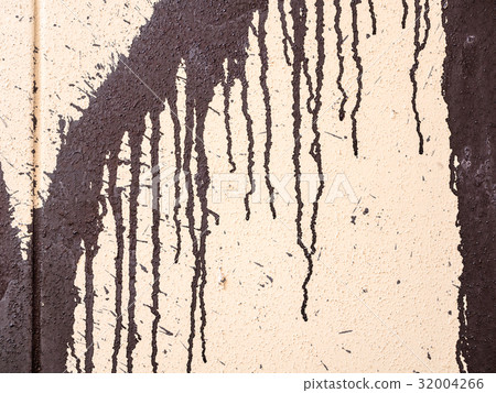 Dripping paint at an wall, texture. Dripping paint at an wall, texture. 32004266