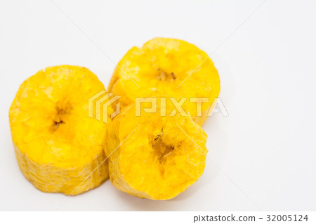 Plantain pieces to prepare patacones isolated 32005124