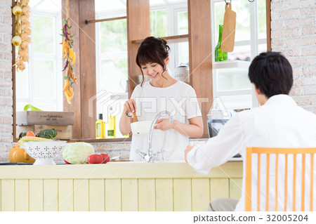 年輕夫婦，夫婦，廚房，烹調，膳食，準備，假日 32005204