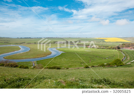 View of Cuckmere river and the valley 32005825