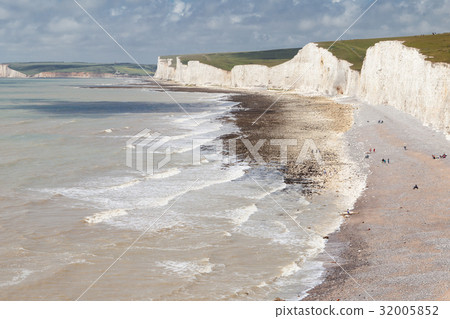 Seven Sisters National park, UK, chalk coastline 32005852