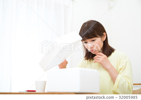 餵養欺詐交付交付麻煩箱女士郵件訂購在線購物郵購 32005985