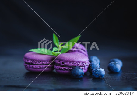 macaroons with blueberries macaroons with blueberries 32008317