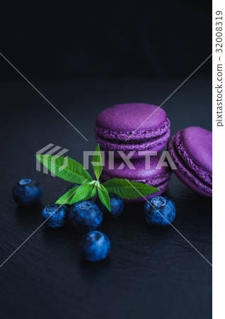macaroons with blueberries macaroons with blueberries 32008319