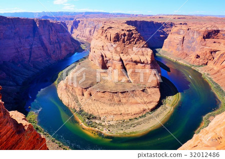 Horseshoe vent 32012486