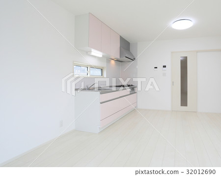 Newly built living room dining kitchen 32012690