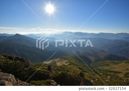 Mountain ranging from Mt. Tanigawadake from the west slope of Mt. 32017154