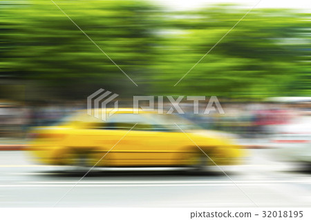 模糊 散景 背景 高速 行駛 台灣 台北 黃色 計程車 32018195