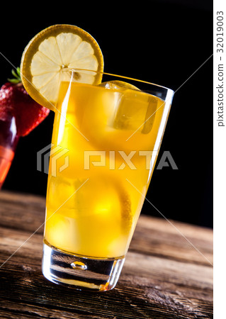 Fresh tasty drinks 32019003