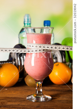 Healthy diet, protein shakes and fruits 32019042