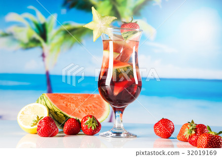 Tropical drinks on beach Tropical drinks on beach 32019169