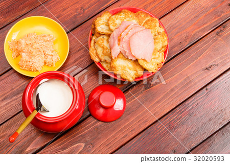 Belorussian traditional cuisine 32020593