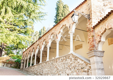 Colonnade of  Lipomanno's arcade (built in 1486) 32020667