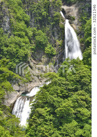 [Nara Prefecture Shimokitayama Village] Fudo Nanae Falls (100 selections of Japanese waterfalls) 32021346