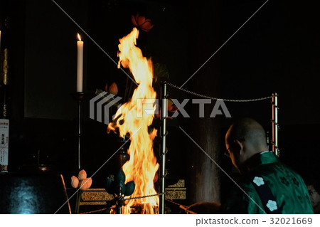 Kanemineyama Hase Temple（18號入口塔）神秘烈焰的Kannon先生 32021669