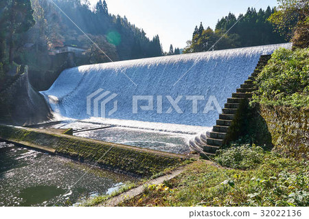 White water dam 32022136