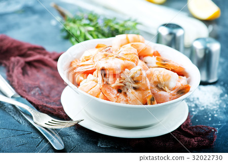 boiled shrimps 32022730