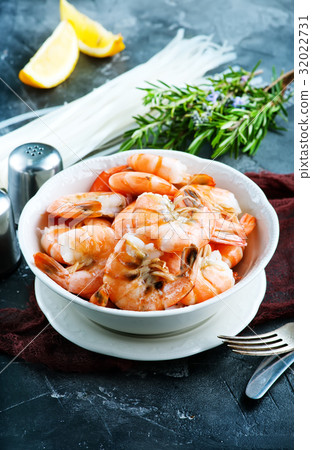 boiled shrimps 32022731