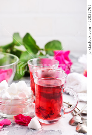 tea with rose 32022763