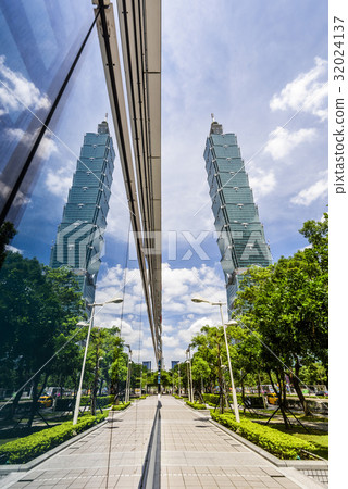 Taipei 101 Skyscraper in Taipei, TAIWAN. 32024137