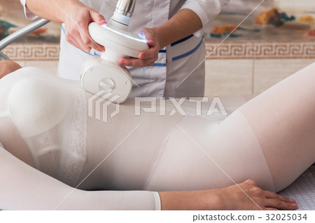 LPG, and body contouring treatment in clinic 32025034
