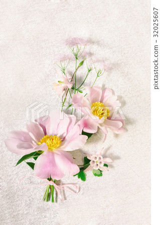 flat lay greeting card with pink peony bouquet  32025607