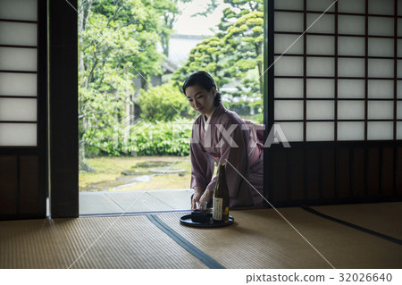 Hospitality image _ Women Hospitality image _ Women 32026640
