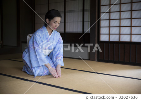 Woman in kimono _ Old Yoshida residence house 32027636