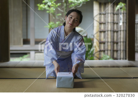 Gifts image Gifts image 32027830
