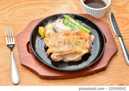 注意)蒸汽是潤飾合成。雞肉牛排,雞肉燒烤,葷菜,鐵板燒雞肉燒烤。 注意)蒸汽是潤飾合成。雞肉牛排,雞肉燒烤,葷菜,鐵板燒雞肉燒烤。 32030042