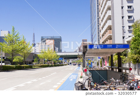 名古屋市東區城市景觀Sakuradori Takadake Station 2名古屋電視塔從入口附近 32030577