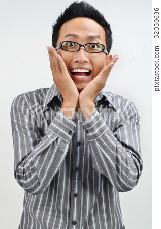 Shocked businessman portrait 32030636