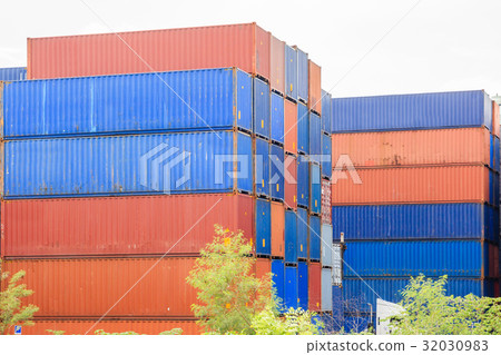 container, container ship in import export  32030983