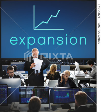 Business strategy is important to achieve a goals. 32033875