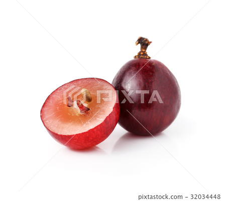red grape isolated on white background red grape isolated on white background 32034448
