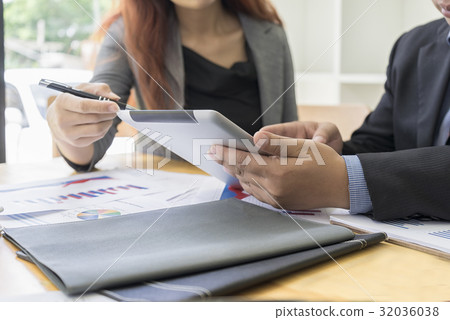 Business people meeting working for discussing Business people meeting working for discussing 32036038