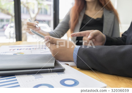 Business people meeting working for discussing Business people meeting working for discussing 32036039
