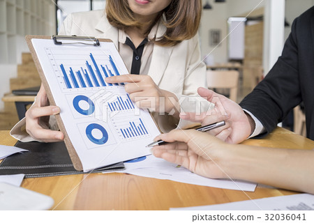 Business people meeting working for discussing Business people meeting working for discussing 32036041