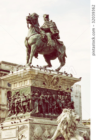 Equestrian statue of Vittorio Emanuele II in Milan Equestrian statue of Vittorio Emanuele II in Milan 32039362