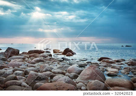 Rocky shores at the see 32042023