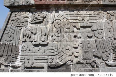 Bas-relief carving with of a Quetzalcoatl, Xochicalco, Mexico 32043419