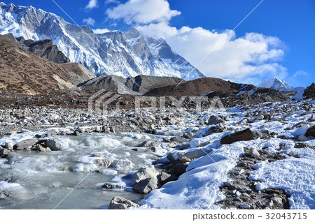lobche and sulight flare from everest trek 32043715