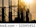 silhouette construction worker  32045452