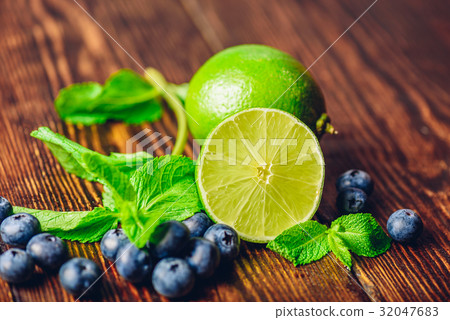 Blueberries, Lime and Mint. 32047683