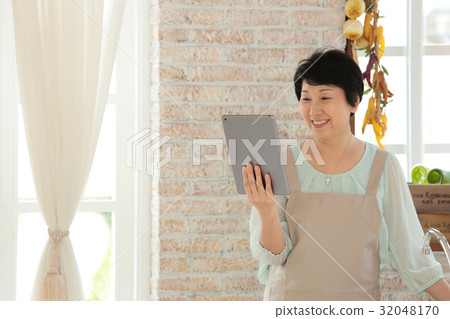 Housewife kitchen tablet Housewife kitchen tablet 32048170