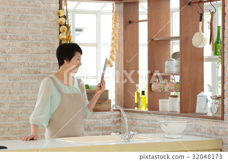 Housewife kitchen tablet Housewife kitchen tablet 32048173