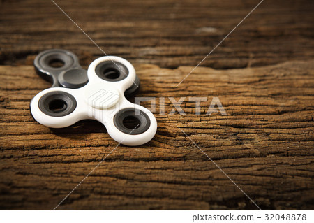 Two fidget spinners Two fidget spinners 32048878